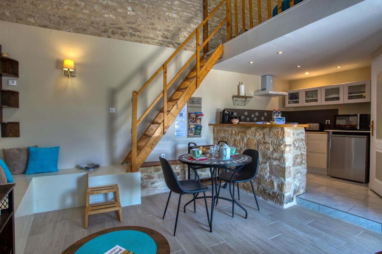 Domaine Des Pierres Blanches - Gite La Salamandre Villa Carlux Esterno foto