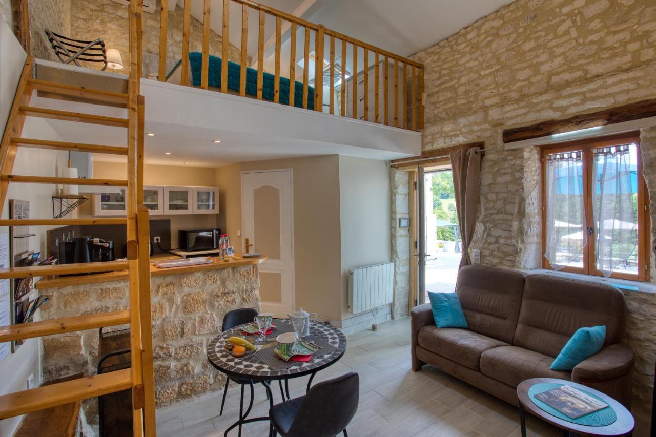 Domaine Des Pierres Blanches - Gite La Salamandre Villa Carlux Esterno foto